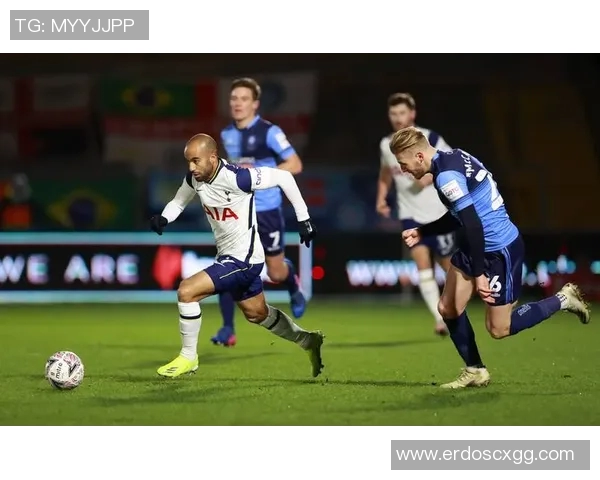 吉灵汉姆与福利特的激烈对决谁能在赛场上笑到最后